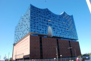 Der erste Blick auf das imposante Gebäude