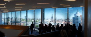 Das Ponoramafenster im Foyer des großen Saals